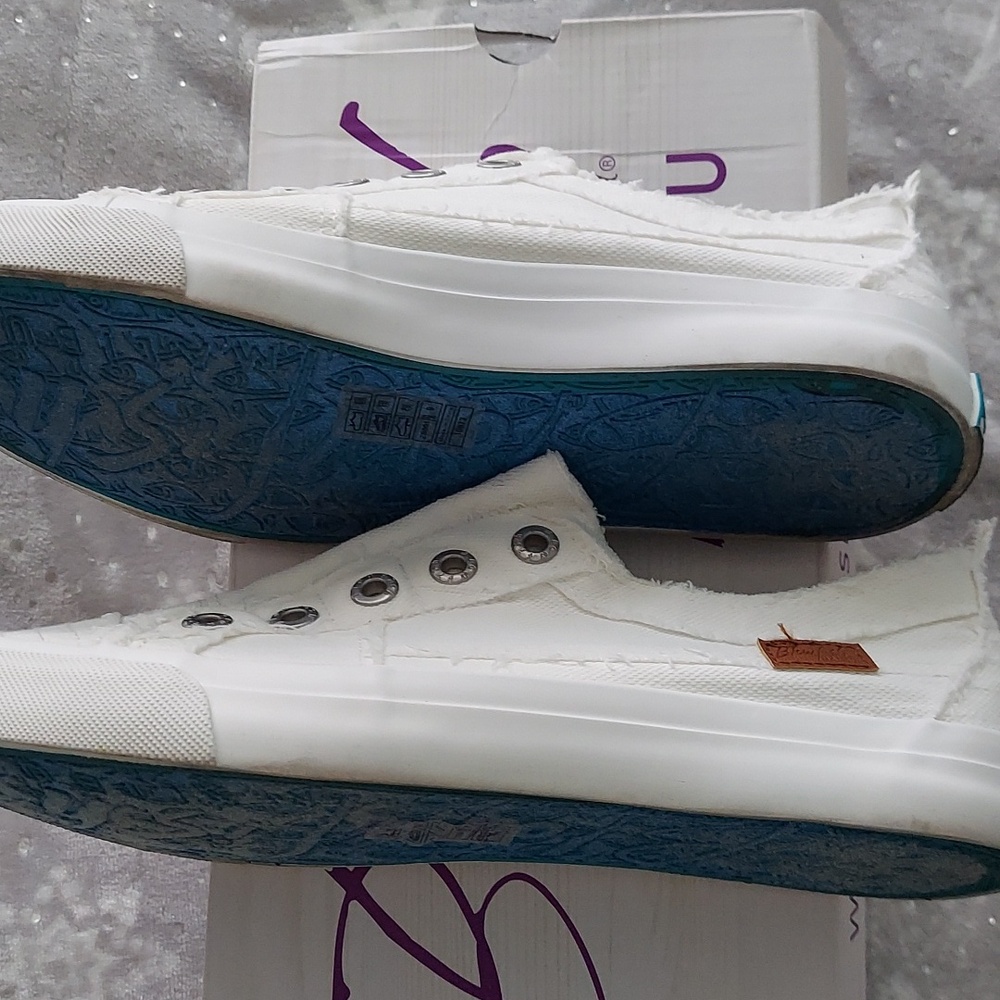 Blowfish White Canvas Slip In Sneakers - Picture 5 of 10